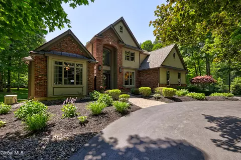 1 Oak Brook Blvd, Saratoga Springs, NY 12866