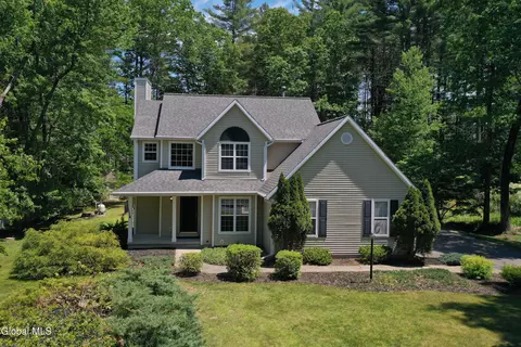 662 Stark Ter, Ballston Spa, NY 12020