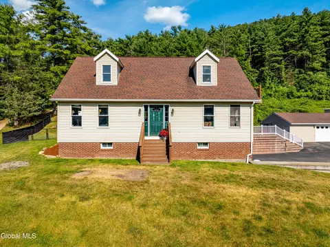 366 Biers Rd, Coeymans Hollow, NY 12046