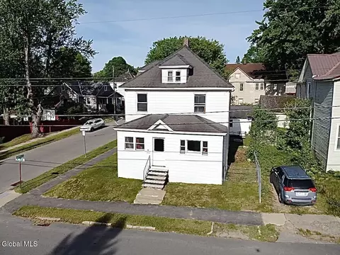 85 S Judson St, Gloversville, NY 12078