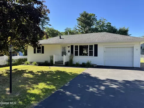 207 Kenwood Ave, Delmar, NY 12054
