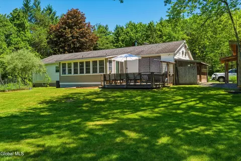 704 Tanner Rd, Clifton Park, NY 12065