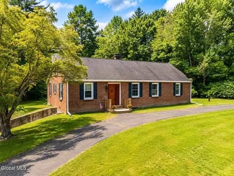 287 Thais Rd, Averill Park, NY 12018