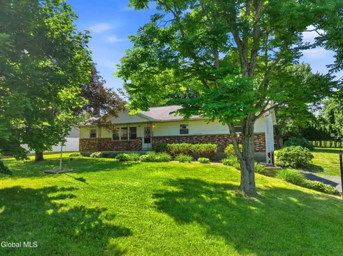 103 Smith Rd, Mechanicville, NY 12118