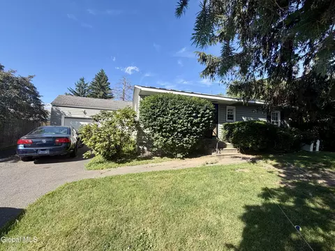 22 Michigan Ave, Rensselaer, NY 12144