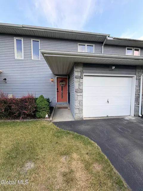 54 Velina Dr, Albany, NY 12203