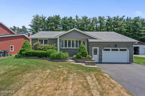 1037 St Lucille Dr, Schenectady, NY 12306