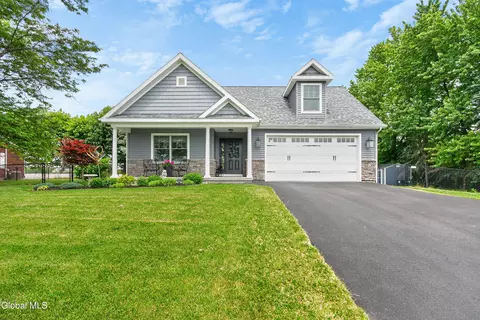 97 Johnson Rd, Halfmoon, NY 12118