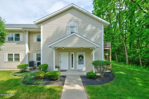 507 Greenwich Dr, Albany, NY 12203