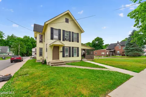 190 South St, Glens Falls, NY 12801