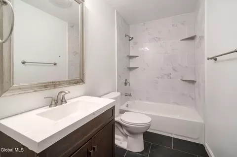 Bath - 420 Chiswell Rd, Schenectady, NY 12304 photo 1 of 2