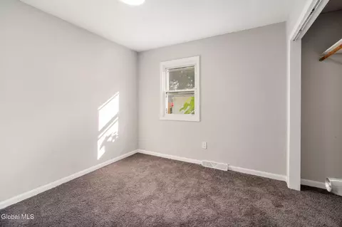 Bedroom - 420 Chiswell Rd, Schenectady, NY 12304 photo 1 of 3