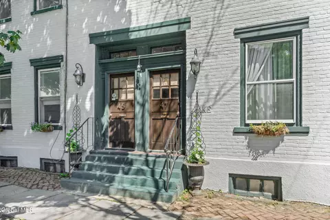 45 Front St, Schenectady, NY 12305