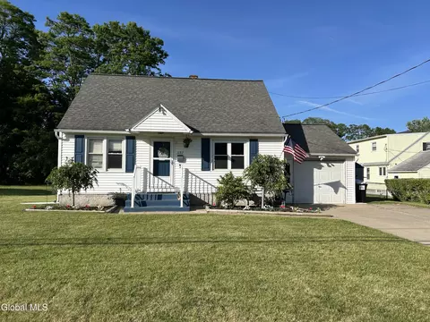 1157 Barber Dr, Schenectady, NY 12303
