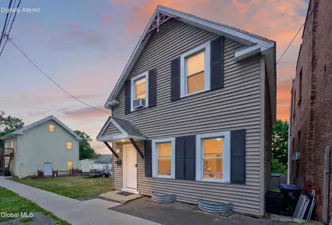 1015 1st St, Rensselaer, NY 12144