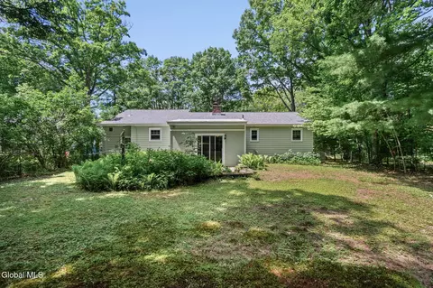 Exterior - 24 Ellen Ln, Schenectady, NY 12302 photo 8 of 11