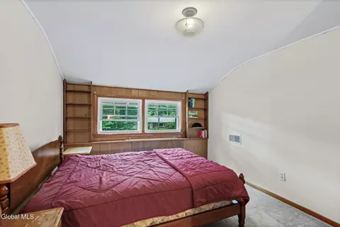 Bedroom - 24 Ellen Ln, Schenectady, NY 12302 photo 9 of 9