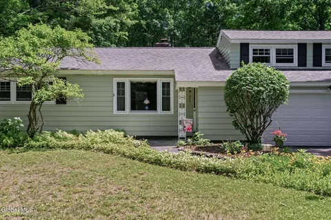 Exterior - 24 Ellen Ln, Schenectady, NY 12302 photo 5 of 11