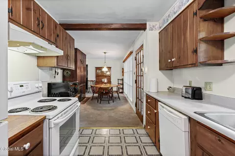 Kitchen - 24 Ellen Ln, Schenectady, NY 12302 photo 2 of 4