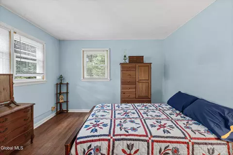 Bedroom - 24 Ellen Ln, Schenectady, NY 12302 photo 3 of 9