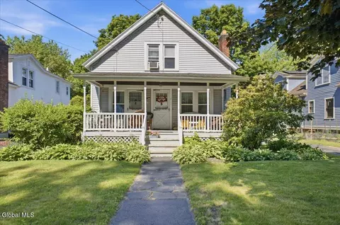 17 Granger Ave, Saratoga Springs, NY 12866