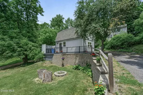 681 Delaware Ave, Albany, NY 12209