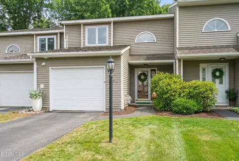 3016 Fern Ct, Schenectady, NY 12303