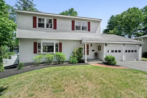 23 Bennett Ter, Delmar, NY 12054
