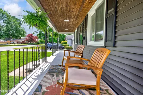 Exterior - 1788 Devendorf Rd, Schenectady, NY 12303 photo 2 of 5