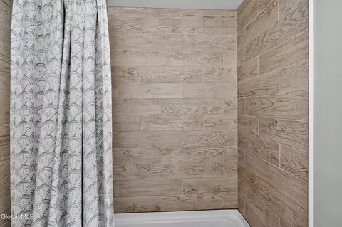 Bath - 1788 Devendorf Rd, Schenectady, NY 12303 photo 3 of 5