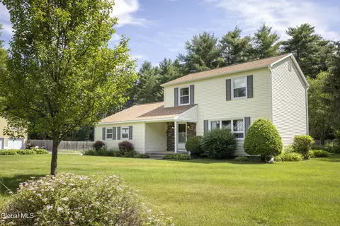 11 Sweetbriar Ln, Queensbury, NY 12804