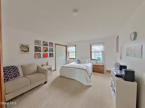 Bedroom - 216 Anthony Rd, Clifton Park, NY 12065 photo 4 of 7