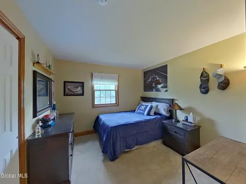 Bedroom - 216 Anthony Rd, Clifton Park, NY 12065 photo 5 of 7
