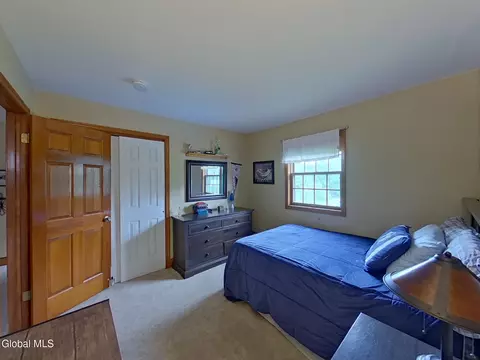 Bedroom - 216 Anthony Rd, Clifton Park, NY 12065 photo 6 of 7