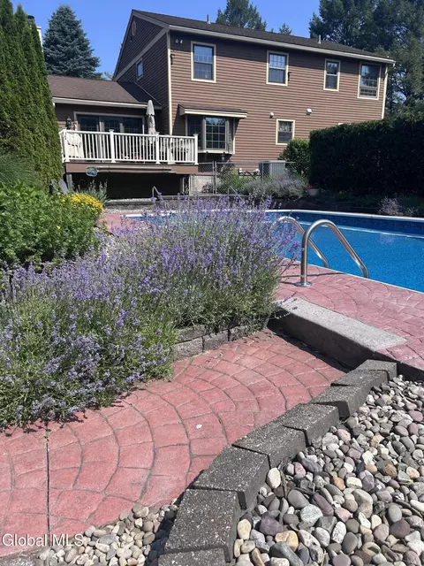Exterior - 216 Anthony Rd, Clifton Park, NY 12065 photo 12 of 13