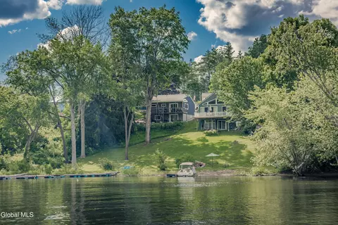 154 Lakeside Dr, Mayfield, NY 12117