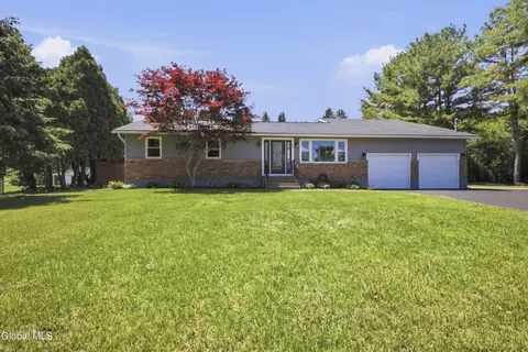 36 Snake Hill Rd, Glenville, NY 12302
