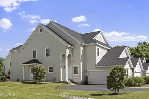 1 Milner Ct, Albany, NY 12208