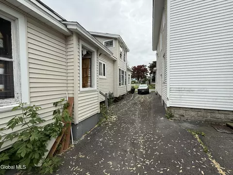 Exterior - 232 3rd St, Schenectady, NY 12302 photo 2 of 5