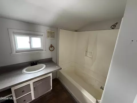 Bath - 232 3rd St, Schenectady, NY 12302 photo 3 of 4