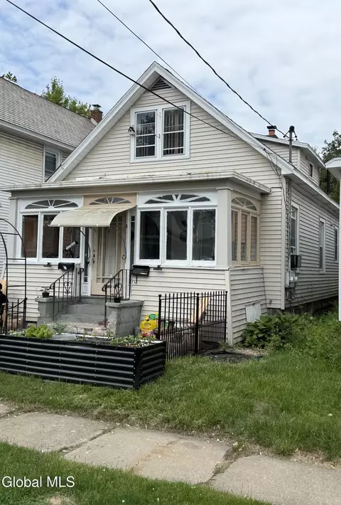 232 3rd St, Schenectady, NY 12302