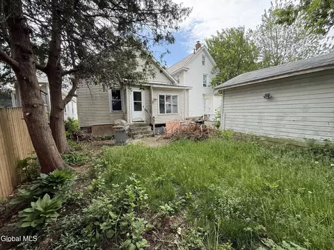 Exterior - 232 3rd St, Schenectady, NY 12302 photo 4 of 5