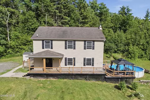 28 Covenant Cir, East Nassau, NY 12062