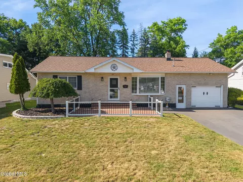 6 Bertone Dr, Schenectady, NY 12306