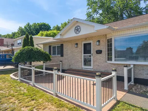 Exterior - 6 Bertone Dr, Schenectady, NY 12306 photo 7 of 7