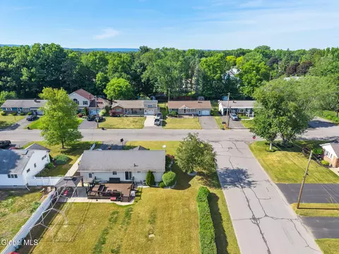 View/Area - 6 Bertone Dr, Schenectady, NY 12306 photo 3 of 5