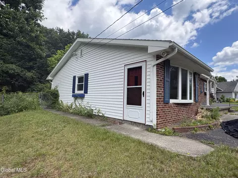 Exterior - 3131 Spawn Rd, Schenectady, NY 12303 photo 2 of 2