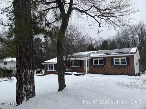 3131 Spawn Rd, Schenectady, NY 12303