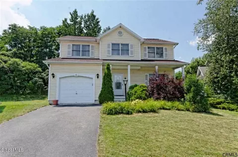 4 Cheshire Ct, Albany, NY 12209
