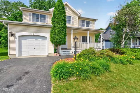 4 Cheshire Ct, Albany, NY 12209